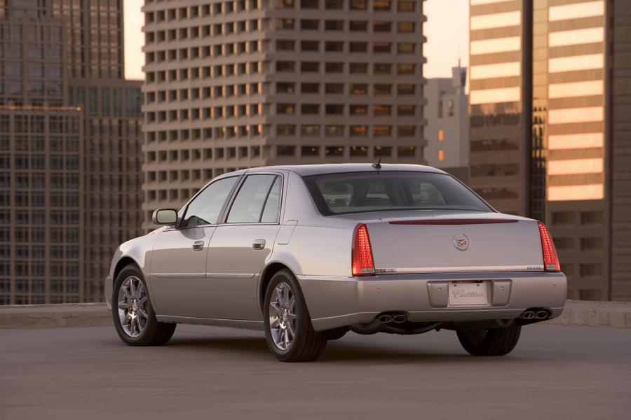  Cadillac DTS 2006 года  (фото 21 из 41)